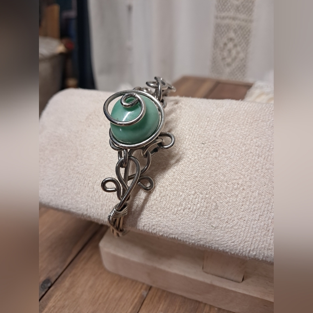 Silver and Green Wire Wrap Bracelet - Picture 6 of 6